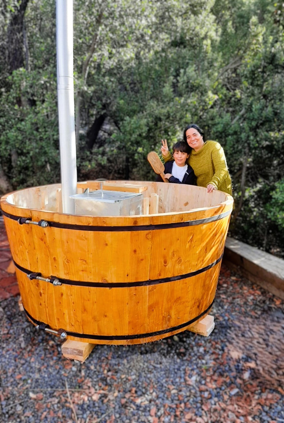 🌿 Tinas Calientes Clásicas en Madera de Ciprés.