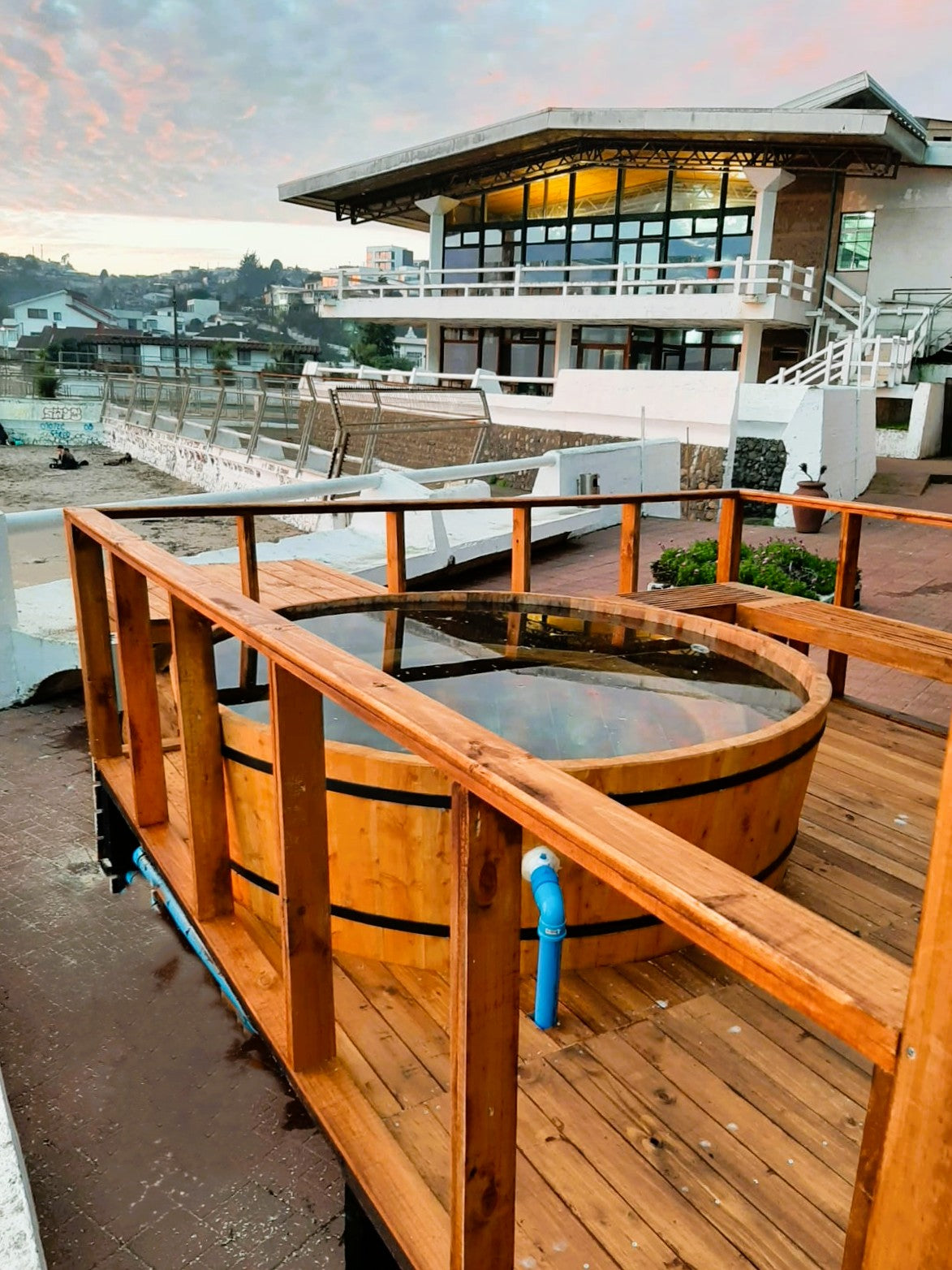 🌿 Tinas Calientes Clásicas en Madera de Ciprés.