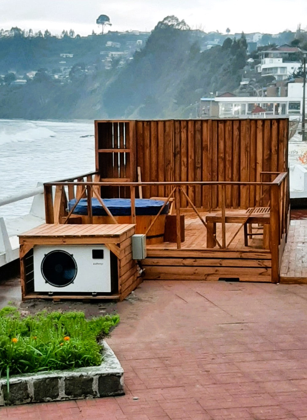 🌿 Tinas Calientes Clásicas en Madera de Ciprés.
