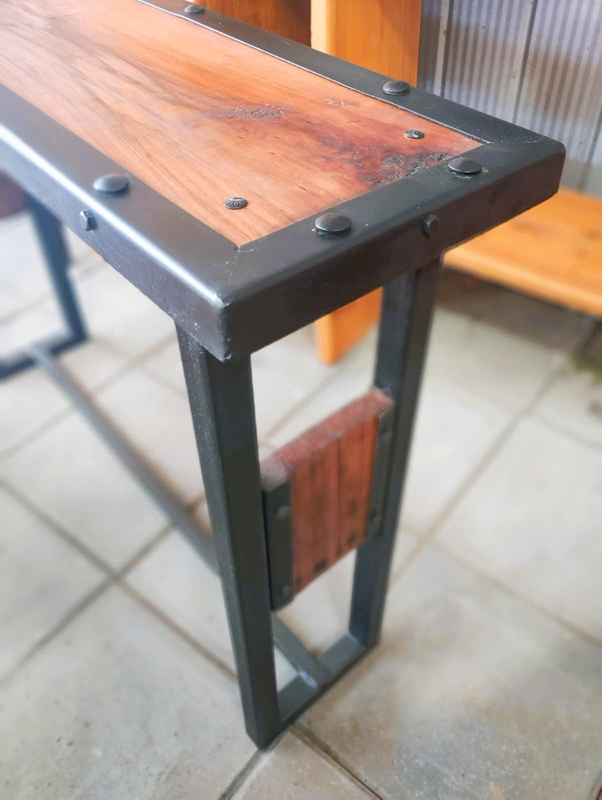 ARRIMO INDUSTRIAL ROBLE Y FIERRO