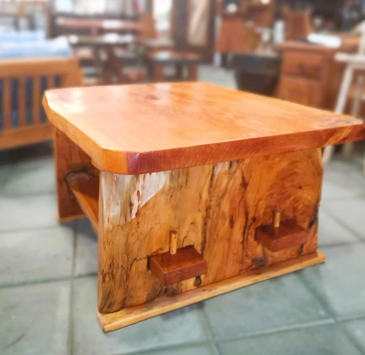 🌲 Mesa de Centro en Madera de Ciprés