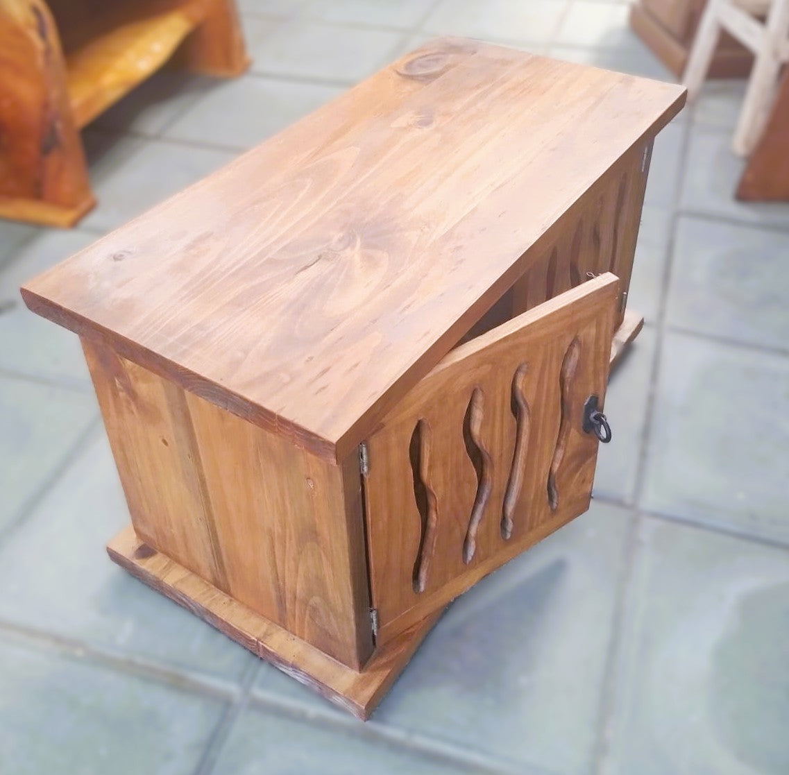 MESA CENTRO PUERTAS AMBOS COSTADOS