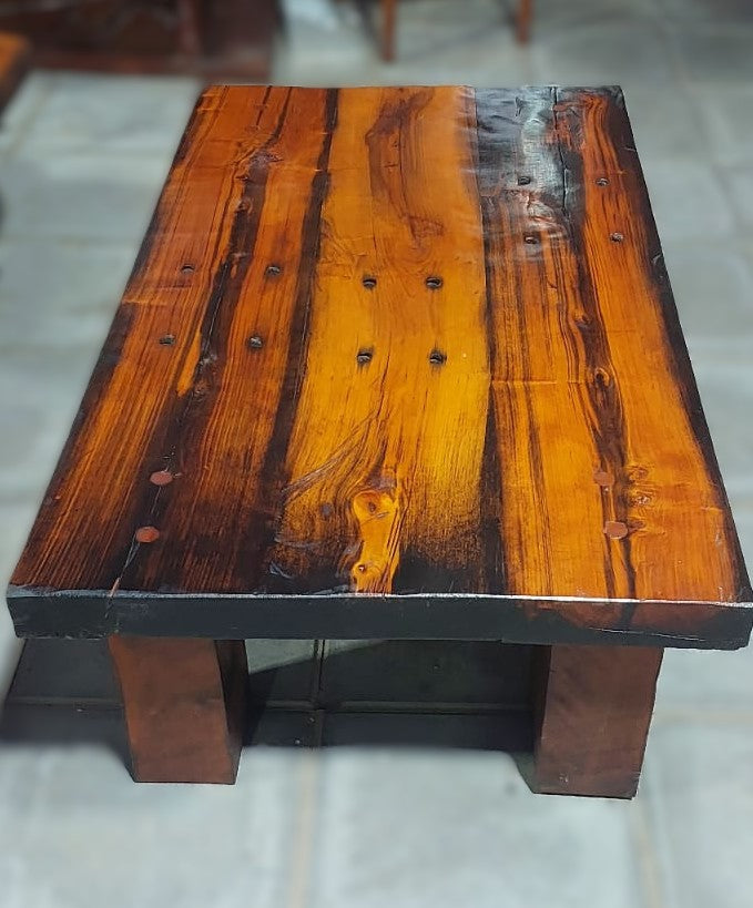 🪵 Mesa de Centro en Madera de Durmiente